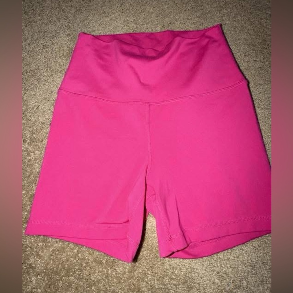 Medium Biker Shorts – pink Yogalicious Lux